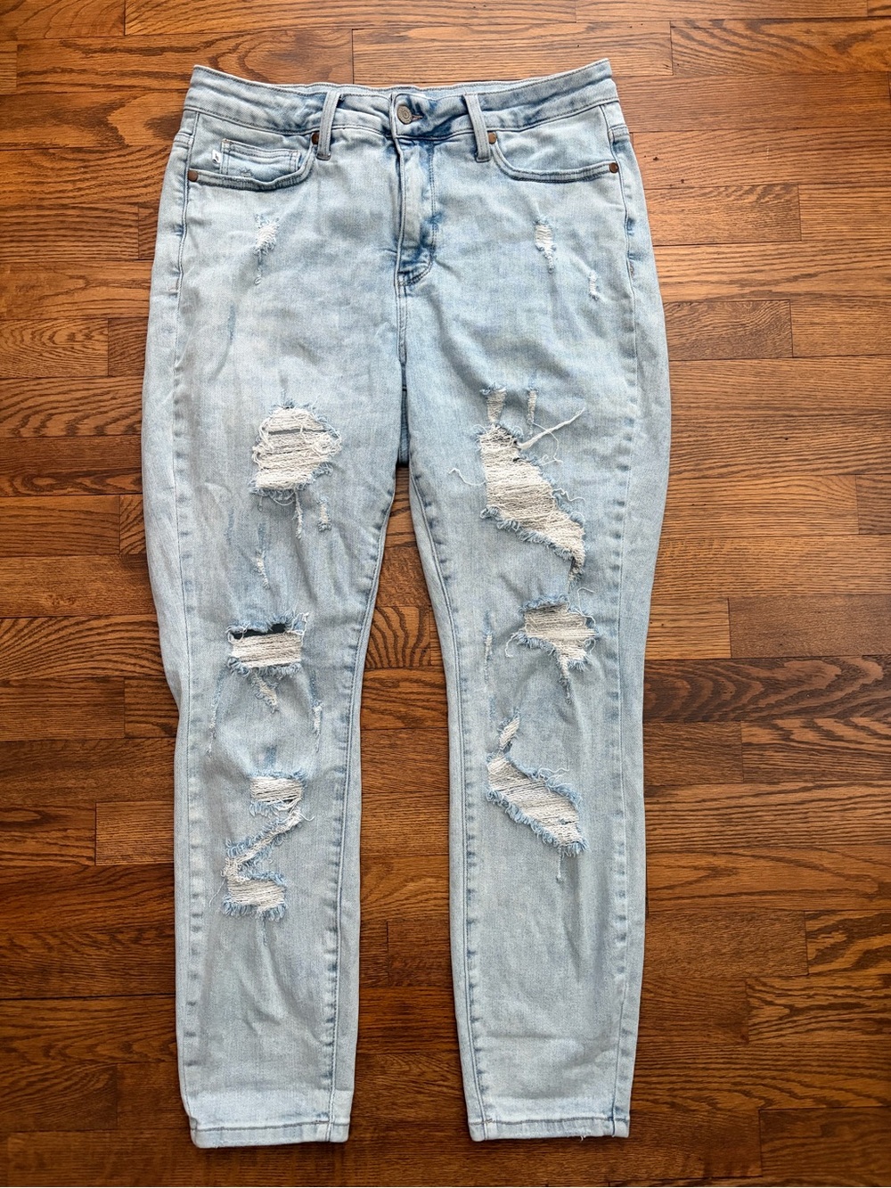 Judy Blue Women's 16W Distressed Skinny Fit Light Blue Denim Jeans
